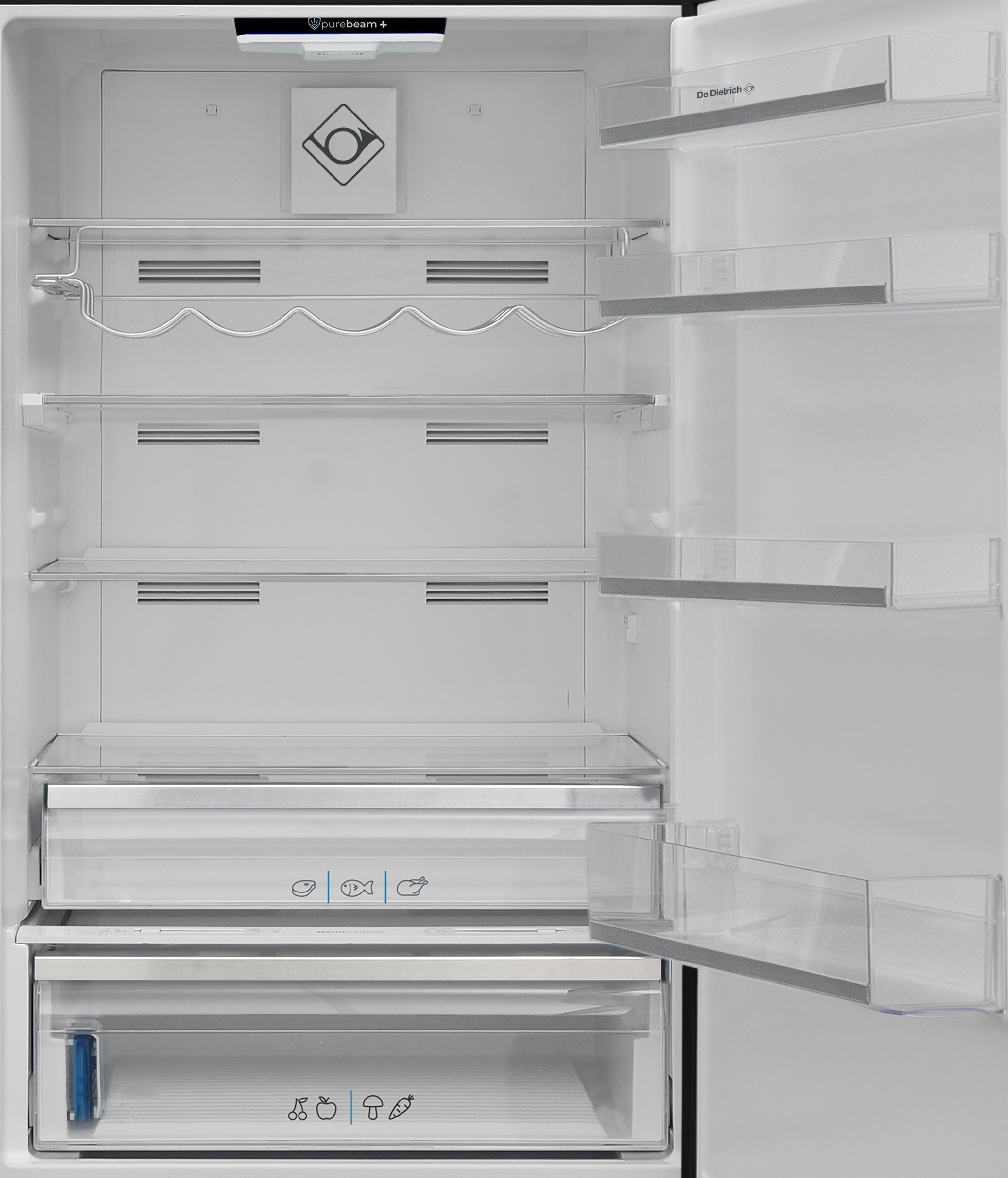 Vnitřní prostor chladící části chladničky De Dietrich DFC7092NA